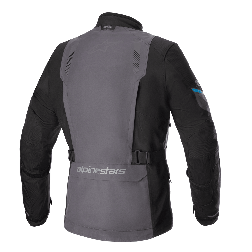 Alpinestars Monteira Drystar® XF jakke, adventure touring motorcykeljakke, Tar Gray og sort med Methyl Blue detaljer, set bagfra med et stort gråt rygpanel, justerbare taljestropper og Alpinestars-branding på den nederste del af ryggen