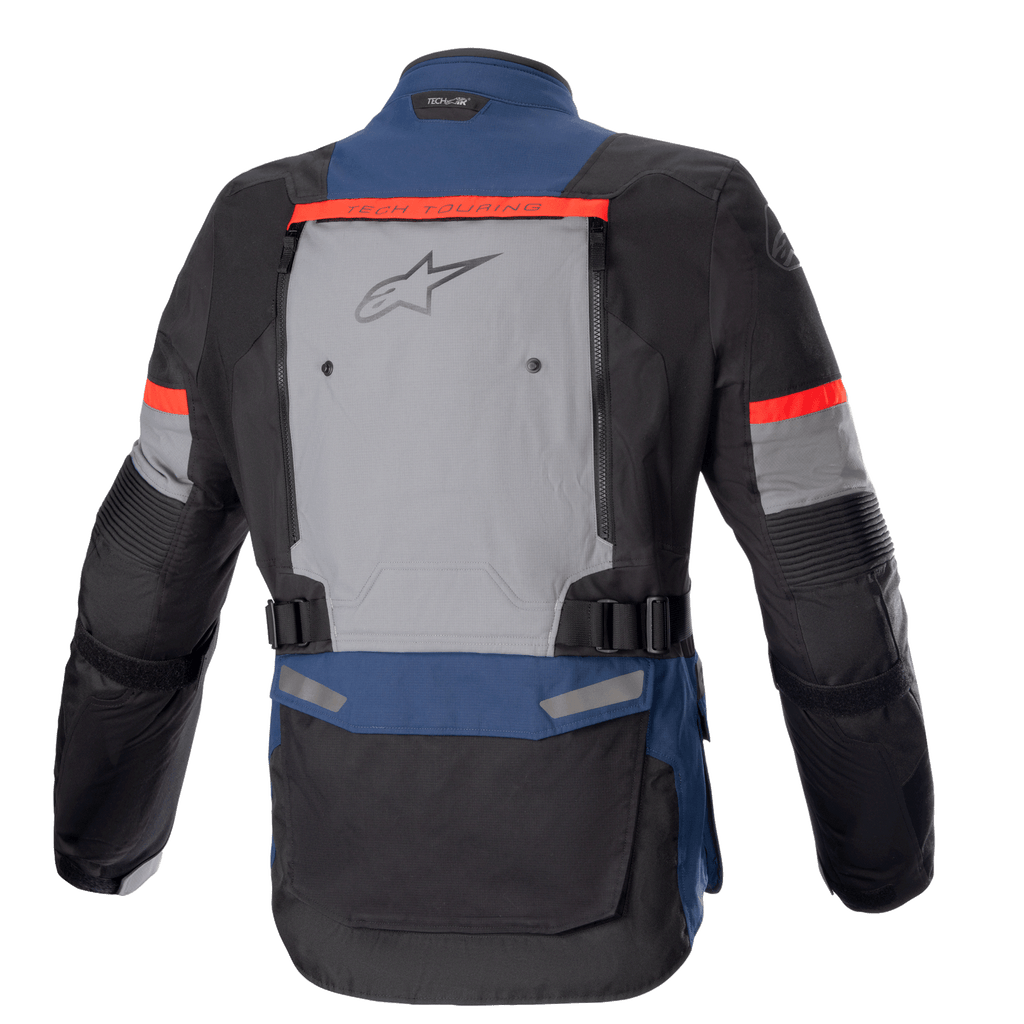 Alpinestars Bogotá Pro Drystar® Jakke, motorcykel adventure touring-jakke, mørkeblå, sort og klar rød, set bagfra med et stort gråt ventilationspanel med Alpinestars-logo, røde 'Tech Touring'-detaljer og justerbare taljeremme