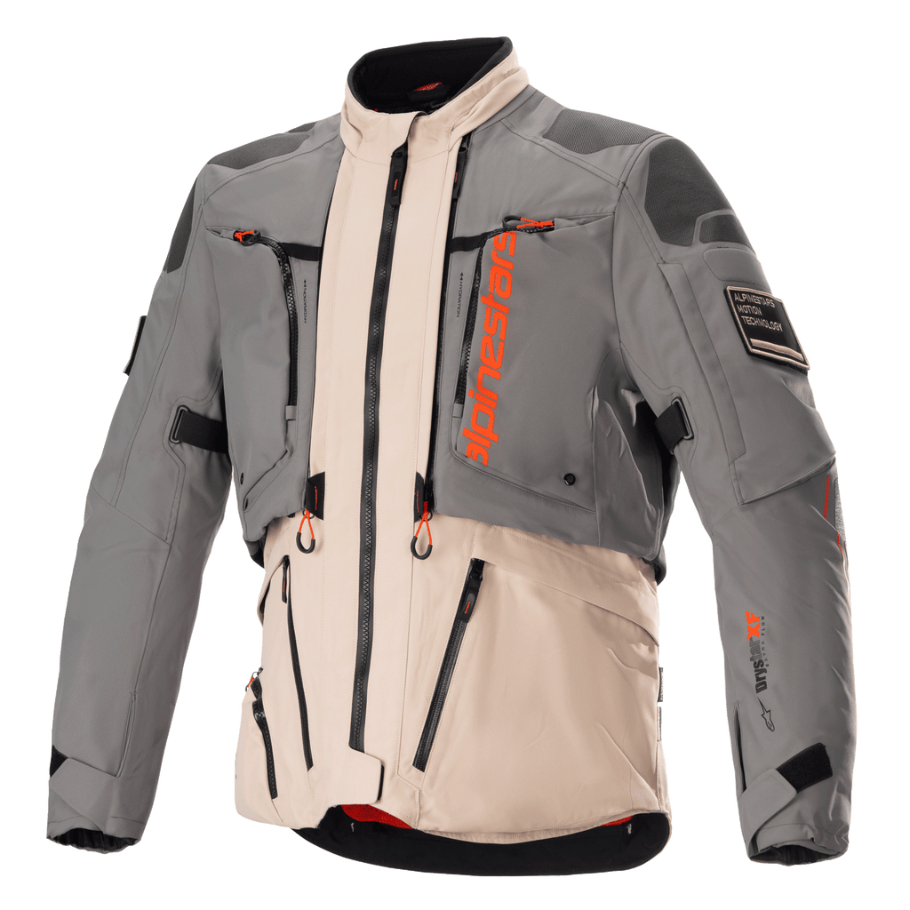 Alpinestars AMT-10R Drystar XF-jakke, adventure touring motorcykeljakke, grå og beige med orange detaljer, modulær tekstilkonstruktion med lynlåse foran, forstærkede skulder- og albuepaneler og høj krave, professionelt beskyttende køreudstyr