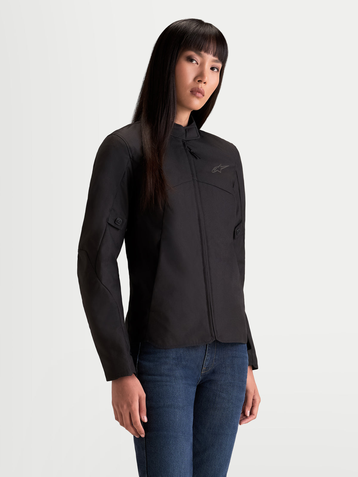 Alpinestars Stella C-1 Waterproof jakke, dame-motorcykeljakke til urban brug i sort, set forfra båret af en model der viser tekstilkonstruktion og ergonomisk krave