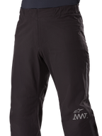 Alpinestars AMT-8 Stretch Drystar® XF liner-buks, motorcykel-inderbuks, sort, med Alpinestars-stjerne og AMT-logo på benet, elastisk talje, strømlinet vandtæt tekstilkonstruktion