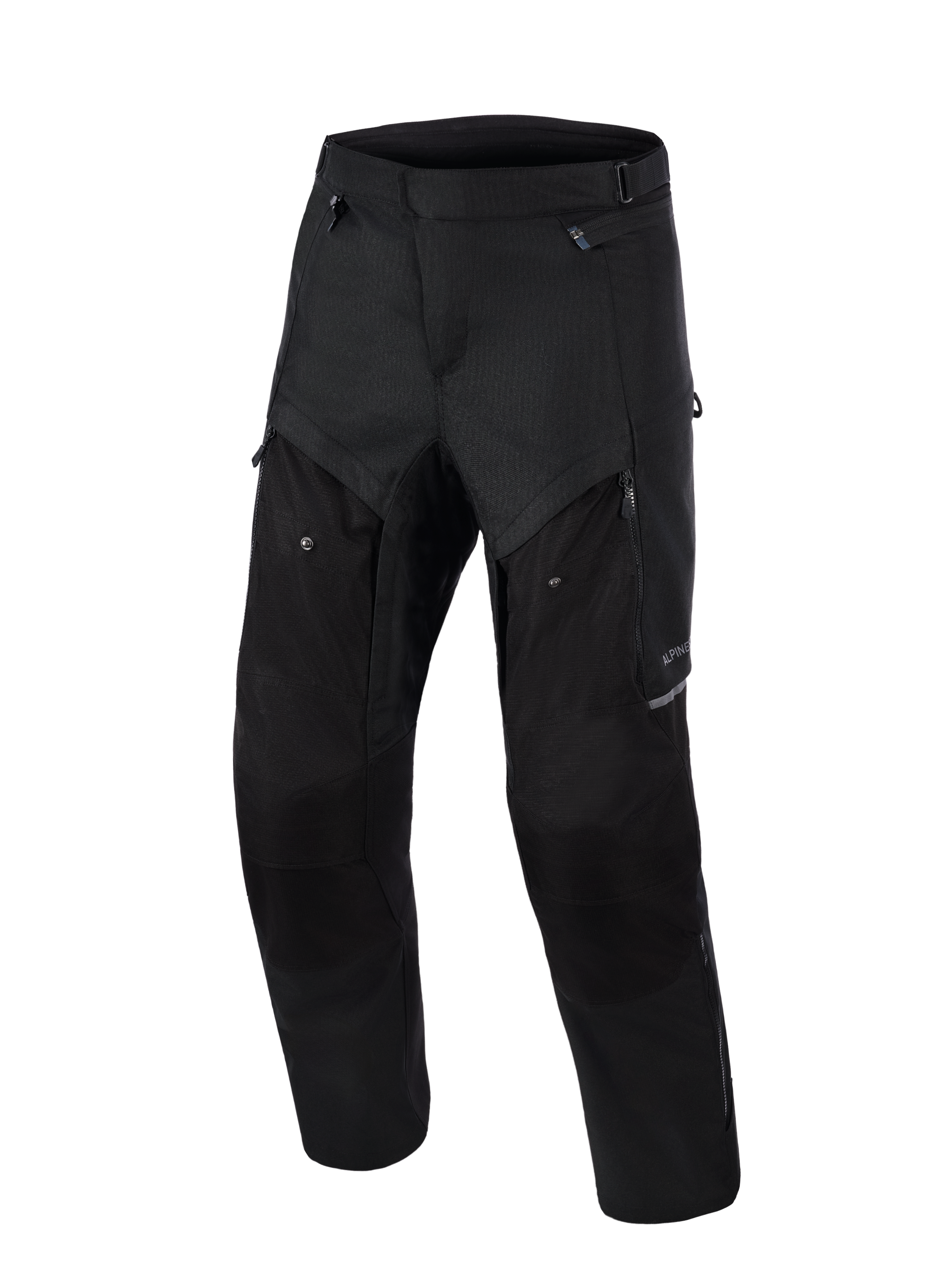Alpinestars Cusco Drystar® bukser, adventure motorcykelbukser, sort, set forfra, med ventilationspaneler på lårene med lynlås, holdbar tekstil-ripstop-konstruktion og ergonomisk design til landevejs- og adventure touring