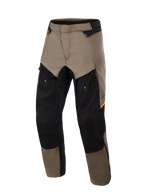 Alpinestars Cusco Drystar® bukser, Walnut Black adventure motorcykelbukser, set forfra, valnøddebrune og sorte paneler med orange detaljer, stor lårventilation med lynlås, holdbar tekstilkonstruktion