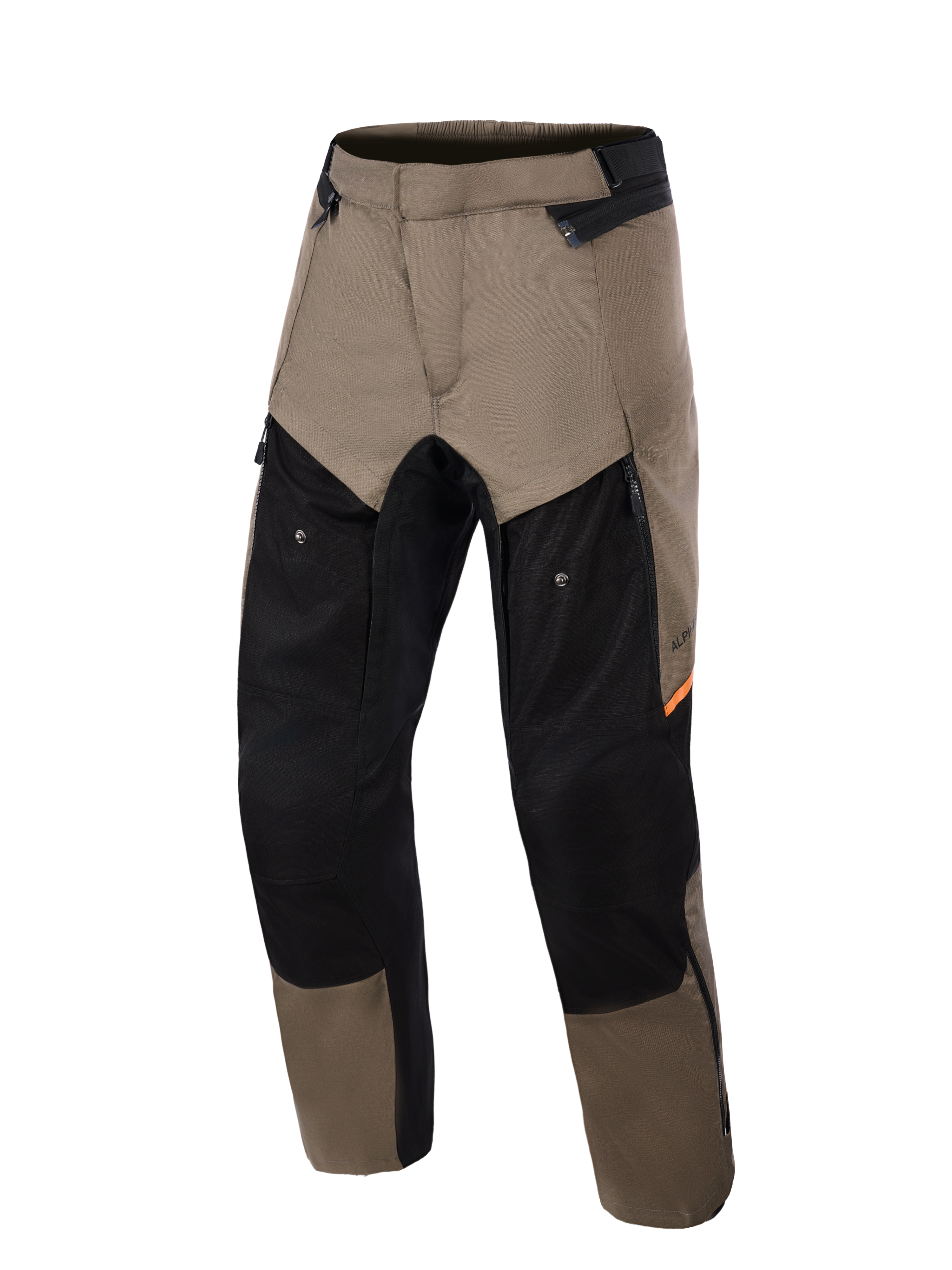 Alpinestars Cusco Drystar® bukser, Walnut Black adventure motorcykelbukser, set forfra, valnøddebrune og sorte paneler med orange detaljer, stor lårventilation med lynlås, holdbar tekstilkonstruktion