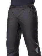 Alpinestars Bogotá Pro Drystar® 3 Seasons bukser, vandtæt Drystar®-foring, sort, letvægts tekstilkonstruktion med elastisk talje, med Drystar-branding og reflekterende detaljer til adventure touring.