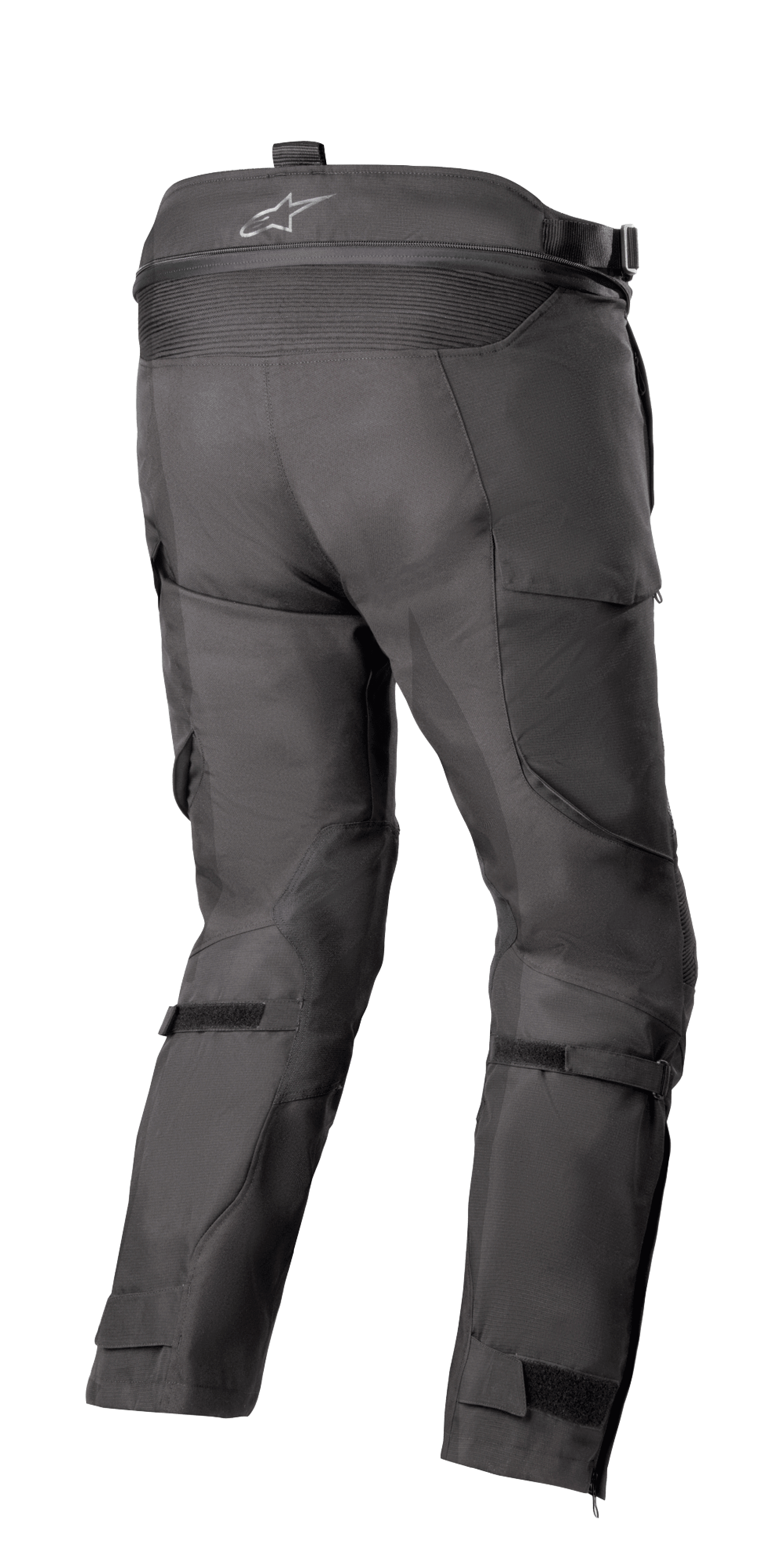 Alpinestars Bogotá Pro Drystar® 4 Seasons Bukser - Short, adventure touring motorcykelbukser, sort, set bagfra viser høj talje med logo, stretch-harmonikapanel, justerbare stropper ved læggen og teknisk tekstilkonstruktion.