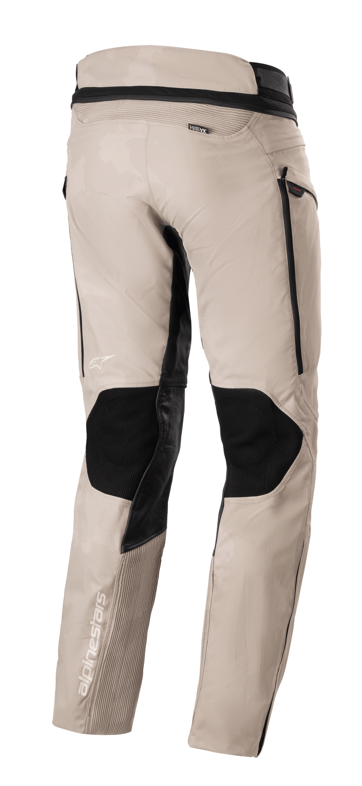 Alpinestars AMT-10LAB Drystar® XF bukser, Aluminum Camo adventure touring-bukser, set bagfra med sorte beskyttelsespaneler, MATRYX®-branding og hvide Alpinestars-logoer, konstruktion i flere materialer