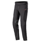 Alpinestars AMT-10 Drystar® XF bukser, motorcykel touringbukser, sorte, med rødt logo på hoften, forstærkede knæpaneler, harmonika-stretch på underbenene, justerbar talje og lynlåslommer, teknisk tekstildesign til adventure-kørsel