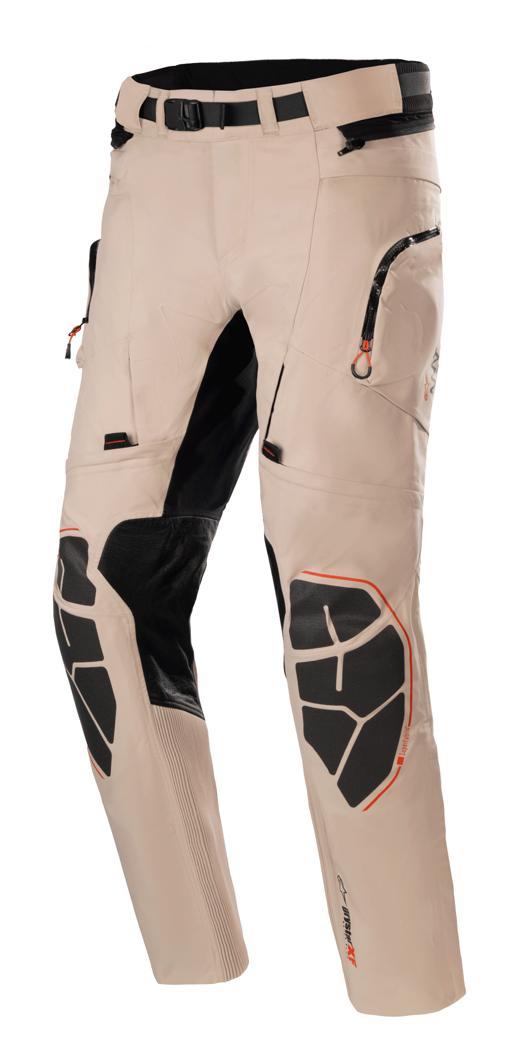 Alpinestars AMT-10R Drystar Xf bukser, motorcykel adventure touring-bukser, lysebrun med sorte og orange detaljer, vandtæt åndbar konstruktion, forstærkede Superfabric knæbeskyttere, justerbart taljebælte, lynlåslommer, strækpaneler for fleksibilitet