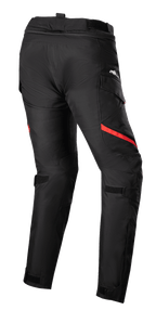 Alpinestars Stella Honda Andes V3 Drystar® bukser til damer, motorcykel touring-bukser, sort og klar rød, set bagfra med cargo-lommer, justerbare stropper ved talje og knæ, slidstærk tekstilkonstruktion til kørsel i al slags vejr