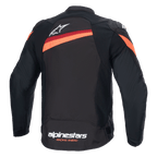 Alpinestars T-GP Plus R V4-jakke, set bagfra, sort og rød fluo, tekstil sport motorcykeljakke, hvidt Alpinestars-logo på øvre ryg og branding på nederste kant, diagonale røde striber over skuldre og ryg, forudbøjede ærmer