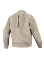 Alpinestars Flight Air Jakke i Aluminum, set bagfra, med omfattende 3D mesh-paneler til ventilation, lodret Alpinestars-tekst på ryggen, ribstrikkede manchetter og kant, moderne bomber-stil silhuet til urban motorcykelkørsel.