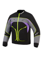 Alpinestars Unite-jakke, urban motorcykeljakke, Black Asphalt Violet med neongule detaljer, med 3-lags softshell-konstruktion, fluorescerende gule lynlåse og piping, grå og lilla farveblokering og Alpinestars-branding på brystet og kraven.