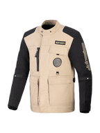 Alpinestars Dice Jakke, urban motorcykeljakke, tan og sort, arbejdstøjsinspireret design med fire brugslommer foran og logo-patches, robust tekstilkonstruktion til gadebrug