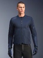 Alpinestars C-1 Air Jakke, herre-motorcykeljakke til urban kørsel, blå, ventilerende tech mesh-paneler, CE-certificeret beskyttelse, let tekstilmateriale, båret af model