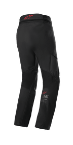 Alpinestars AMT 7 Air bukser, adventure touring-motorcykelbukser, Black Dark Shadow, set bagfra med rødt Alpinestars-logo på linningen, med MATRYX-ventilationspaneler og strækzoner for luftstrøm og komfort