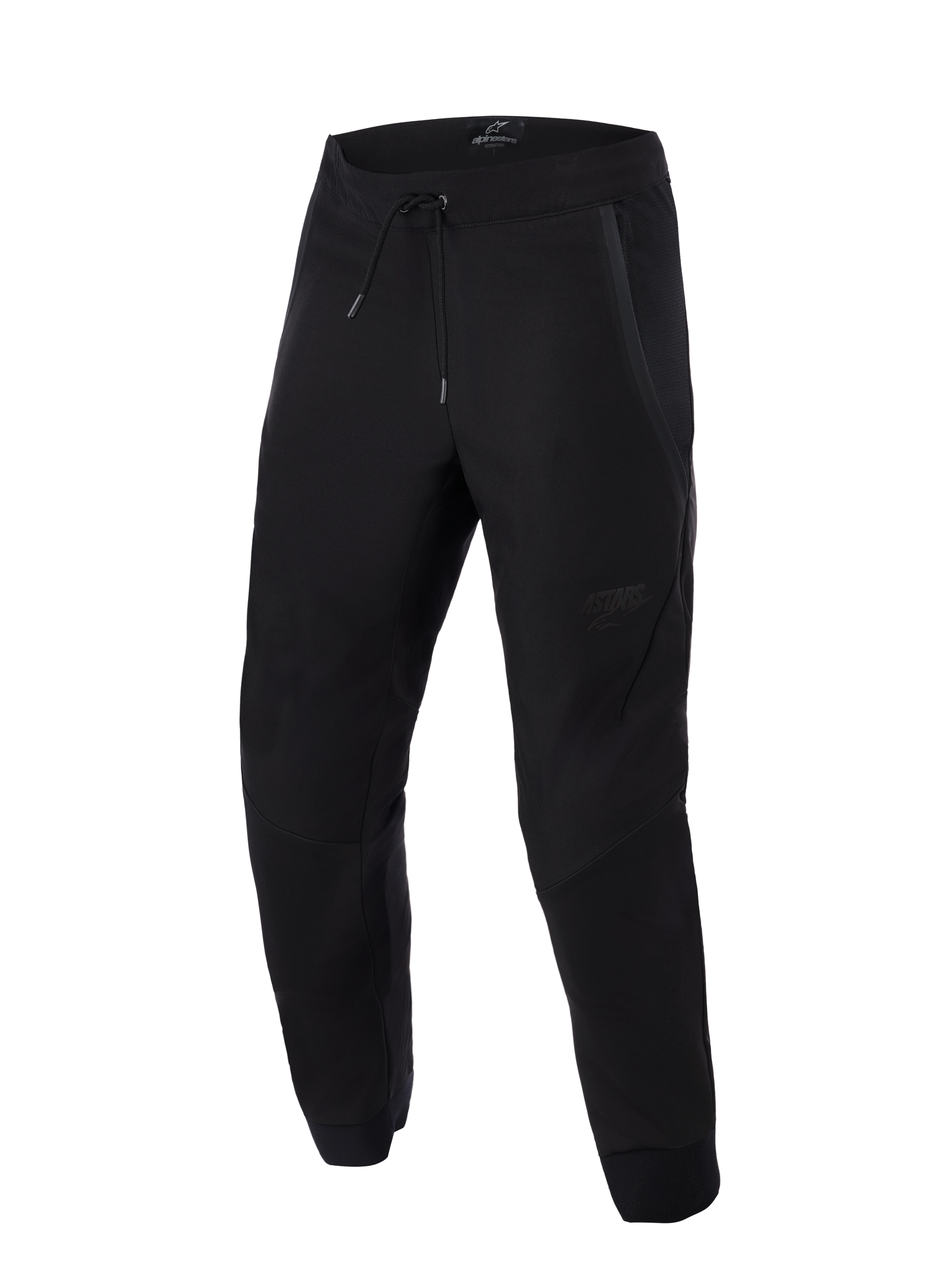 Alpinestars Aeroshell Airflow bukser, sorte, lette sport- og touring motorcykelbukser, med omfattende mesh-paneler til ventilation, elastisk talje med snoretræk, forbøjede ben og diskret tonalt logo på låret.