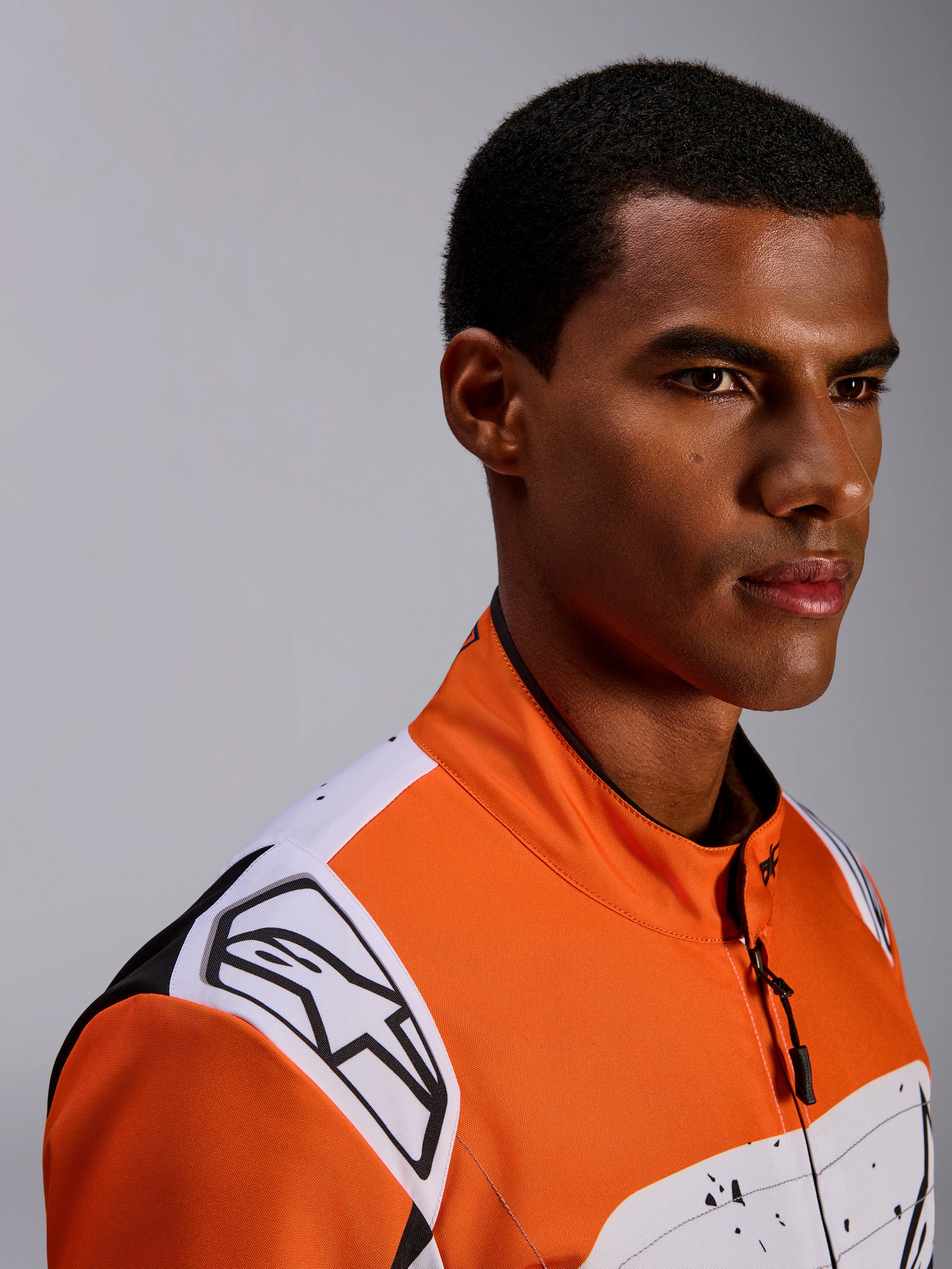 Km-9 V3 Graphic 6 Dragt