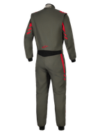 Alpinestars GP Race V3 Suit FIA, auto-køredragt, antracit-rød, set bagfra med mørkegråt tekstil og røde stribedetaljer på skuldre og ærmer, sort strækpanel i taljen, rødt stjernelogo på lænden, professionel motorsportbeskyttelse