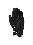 Alpinestars Moblast vandtætte handsker, sort med råhvid kant, set fra håndfladen, gedeskindskonstruktion, hvidt Drystar-logo på tommelfingeren og forstærkning med håndfladeslider, urban motorcykeludstyr med kort manchet