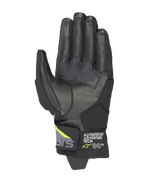 Alpinestars Corozal V3 Drystar® handsker, sort, mørkegrå og fluorescerende gul, set fra håndfladen med læderkonstruktion og syntetiske forstærkninger, touchscreen-kompatible fingerspidser og Alpinestars Adventure Tech-branding på den korte manchet.