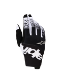 Alpinestars 2027 Techstar herre-motocrosshandsker i sort og hvid med dristig grafik og forstærket tekstilchassis.
