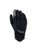 Alpinestars Tracker handsker, motorcykelhandsker, sort, set fra håndryggen med stretch-tekstilkonstruktion, perforerede læderdetaljer på fingre og håndled, hvid branding på pegefingeren, Alpinestars-logo med 1963 på håndryggen, polstret knoområde, kort manchet og urbant design