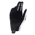Alpinestars 2025 Radar handsker, motocrosshandsker, Haze Gray og sort, håndfladevisning der viser syntetisk ruskindsmateriale, 'ONE GOAL ONE VISION' tekst på pege- og langefinger, hvidt logo på håndledsstrop, slidstærkt off-road racingdesign