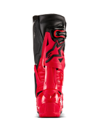 Alpinestars Tech 10 Enduro støvler, klar rød og sort, set bagfra som viser Dynamic Heel Compression Protector og flex-ramme, professionelt off-road motocross-udstyr med en holdbar TPU-skal og øvre paneler i sort læder