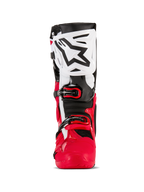 Alpinestars Tech 10 Enduro-støvler, motocross- og endurostøvler, klar rød, sort og hvid, set forfra med en hvid skinnebensplade med et sort Alpinestars-logo, rød nedre skal og et sikkert spændelukkesystem, højtydende beskyttelsesudstyr til off-road kørsel