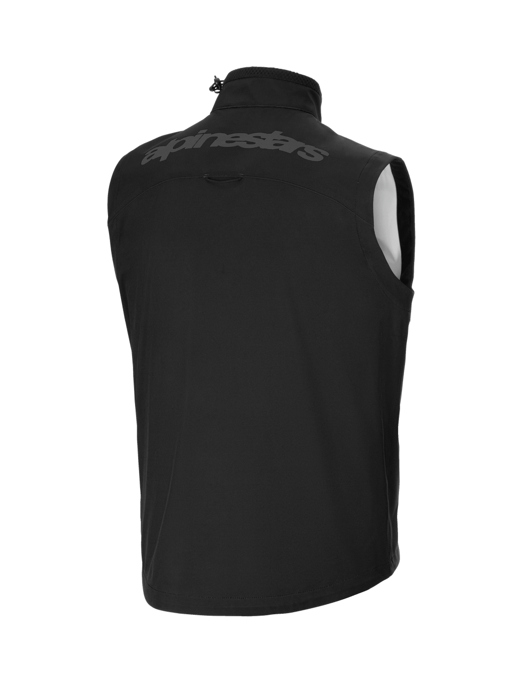 Alpinestars Techstar Softshell Vest, sort, set bagfra med et stort tonalt Alpinestars-ordmærke på den øverste del af ryggen, vindtæt letvægts-softshellmateriale, høj krave med justerbar toggle, ergonomisk ærmeløst design til lag-på-lag med off-road udstyr