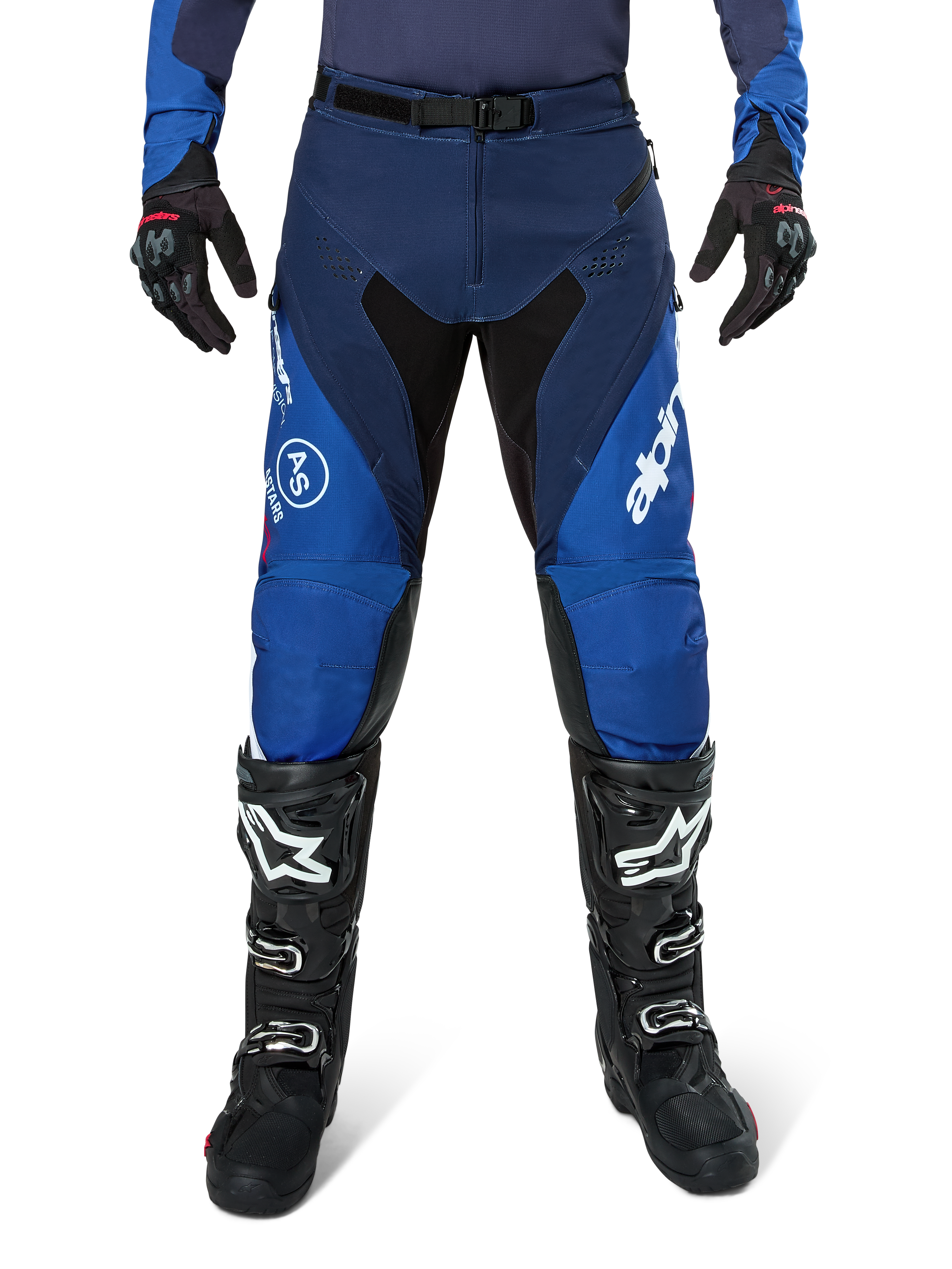 Alpinestars Pro-Dura bukser, motocross-bukser, mørkeblå og klar blå med hvide detaljer, set forfra båret med sorte støvler og handsker, teknisk design til enduro- og off-road-kørsel