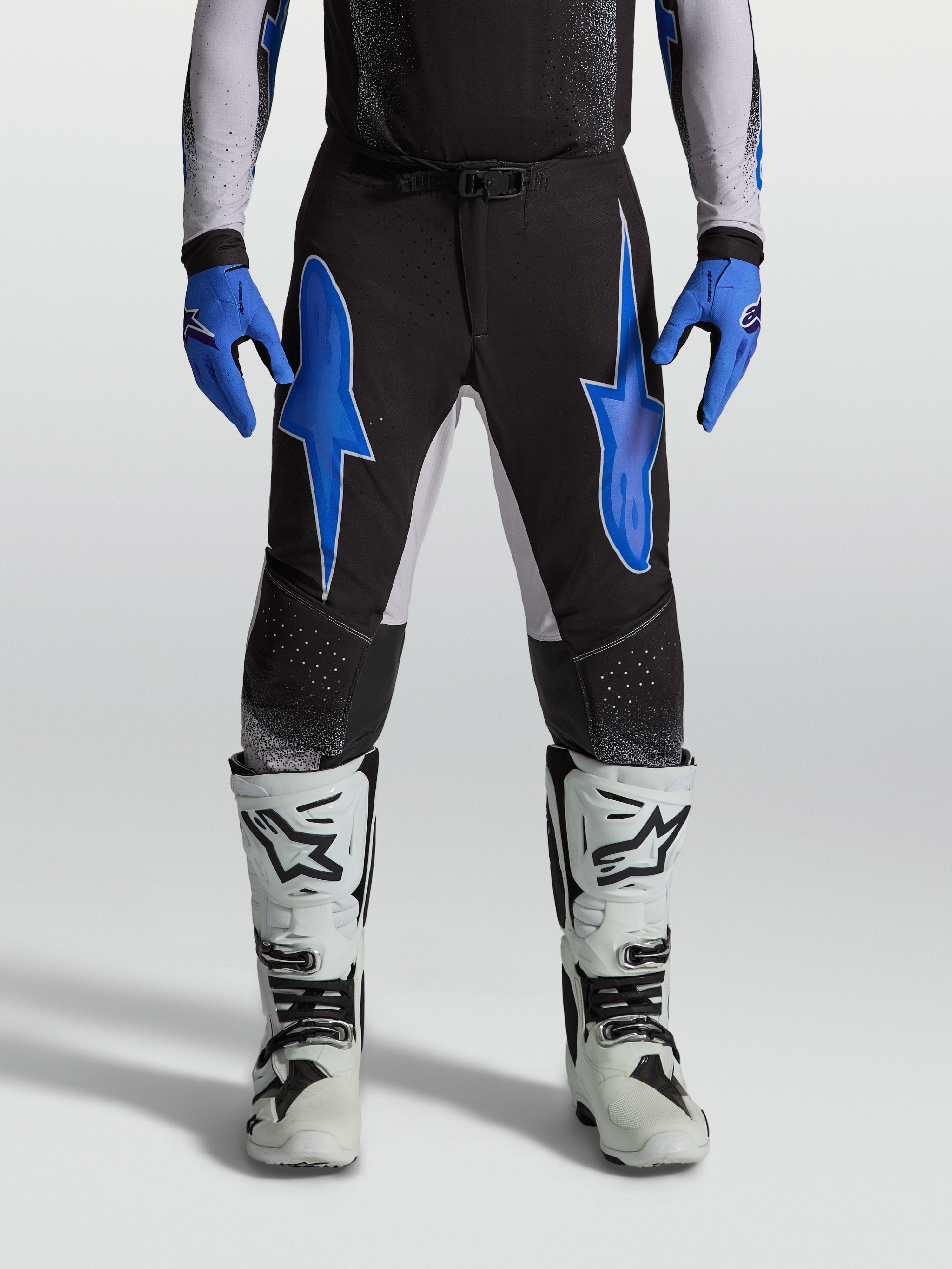 Alpinestars Supertech Hiten AFD bukser, herre-motocrossbukser, sort og blå, letvægts stretch-ripstop, atletisk race-pasform
