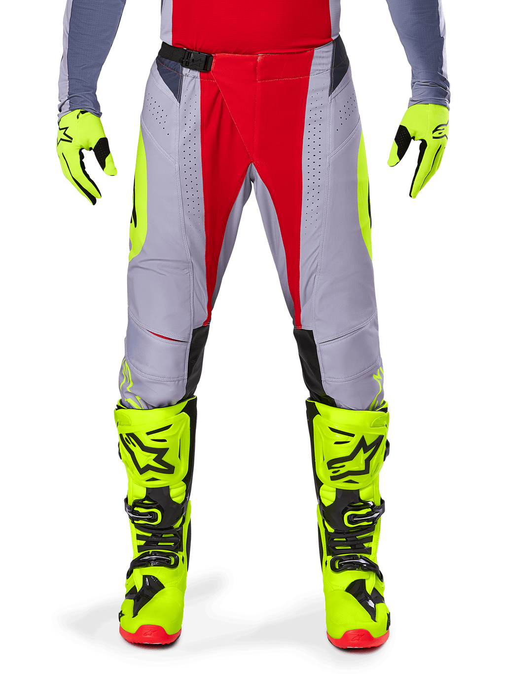 Alpinestars 2025 Techstar Melt bukser, motocrossbukser, rød og grå med neon gule detaljer, vist med matchende neon gule handsker og støvler, udstyret med magnetisk taljespænde og laser-skårne perforeringer til ventilation