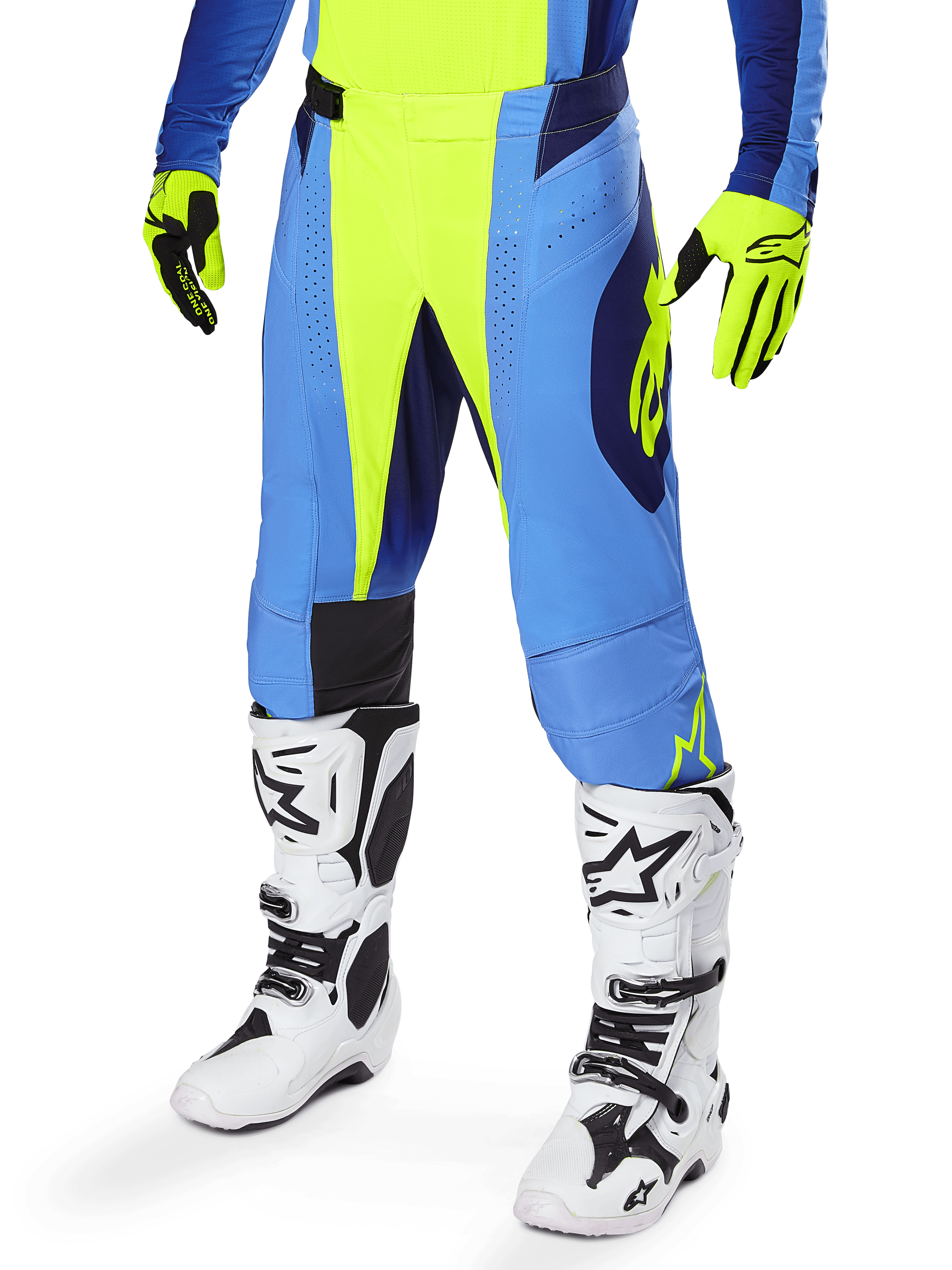 Alpinestars 2025 Techstar Melt bukser, motocross-bukser, gul fluo blå, med perforeret ventilation og sorte detaljer, båret med matchende neongule handsker og hvide racerstøvler