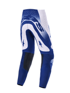 Alpinestars 2026 Supertech Scenz bukser, motocrossbukser, lysegrå og mørkeblå, set bagfra med markant hvid og blå grafik og store Alpinestars-logoer, atletisk pasform med mørke indvendige knæpaneler
