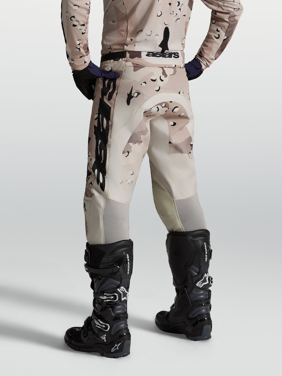 Alpinestars Racer Lone Pants, motocross gear for men, desert camo, durable polyfabric with stretch panels, rear view.