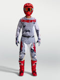 Alpinestars Racer Air Lone og Racer Hunt Gear Set, ventileret motocross-udstyrssæt i grå camo og rød med trøje og bukser.