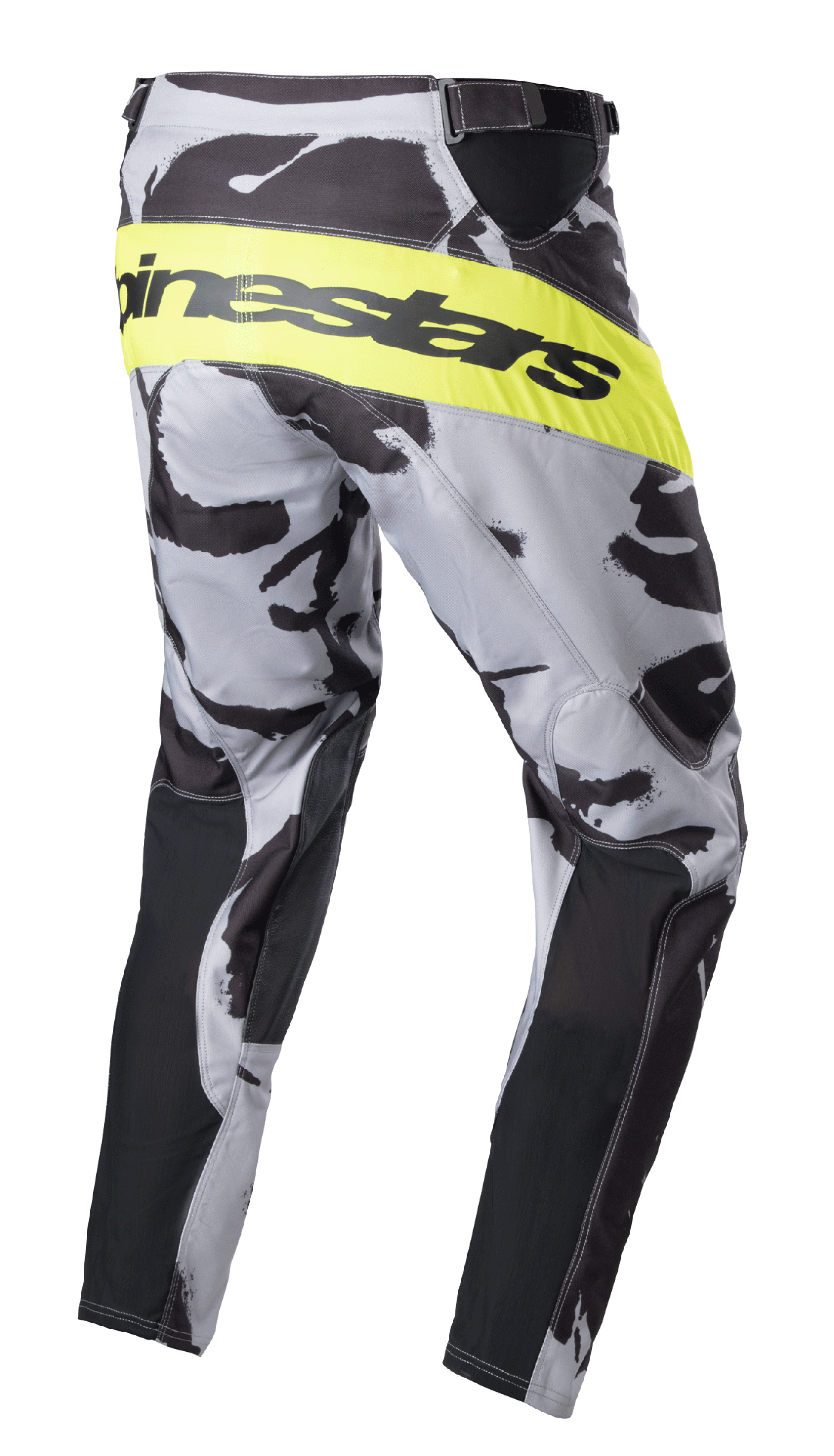 Alpinestars 2023 Racer Tactical bukser, motocross-bukser, Cast Gray Camo og fluorescerende gul, set bagfra fra siden med et klart gult fluorescerende bånd med sort Alpinestars-branding, camouflagemønster med sorte paneler på indersiden af benene, performance terrænkørselsudstyr