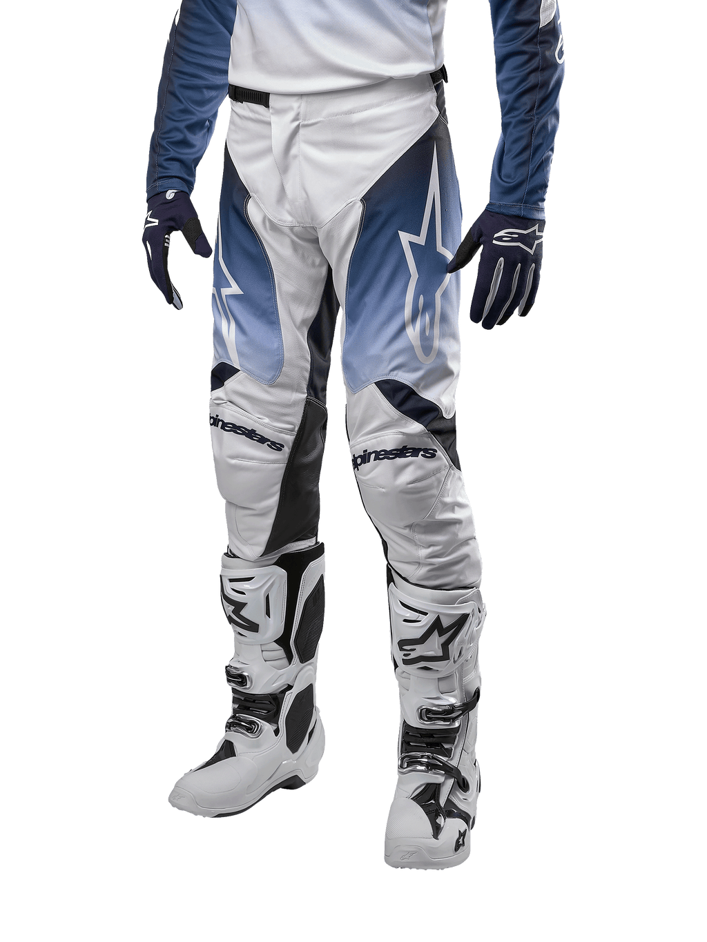 Alpinestars 2024 Racer Hoen bukser, motocross off-road bukser til herre, hvid med mørkeblå og lyseblå detaljer, hvide motocrossstøvler, mørkeblå handsker, professionelt beskyttelsesudstyr til terrænkørsel