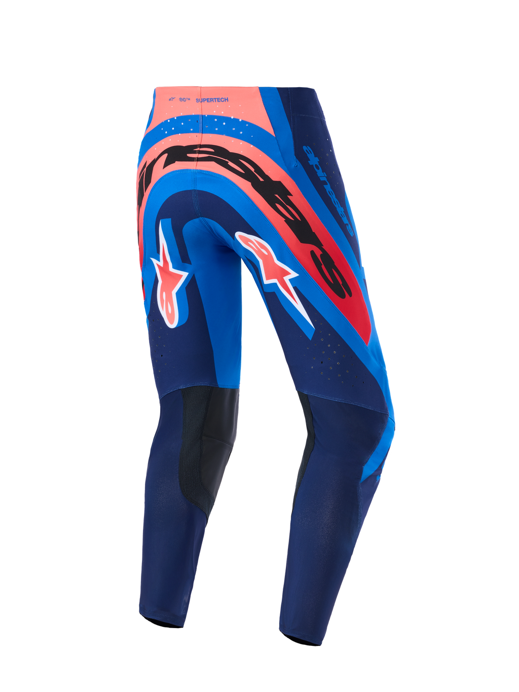 Alpinestars 2026 Supertech Vista bukser, motocrossbukser, mørkeblå, Hot Coral og kobolt, set bagfra med markant branding over sædet og A-star-logoer på benene, med mørke forstærkede indvendige knæpaneler og laserskårne perforeringer for luftgennemstrømning