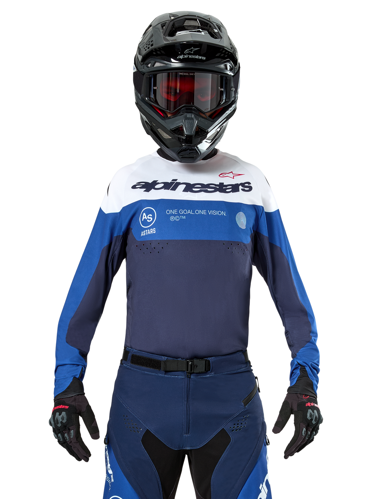 Alpinestars Pro-Dura trøje, motocross- og endurotrøje, navy, klar blå og hvid, båret med matchende navy bukser, sorte handsker og hjelm, med branding på brystet og laserskåret ventilation til off-road motorcykelløb