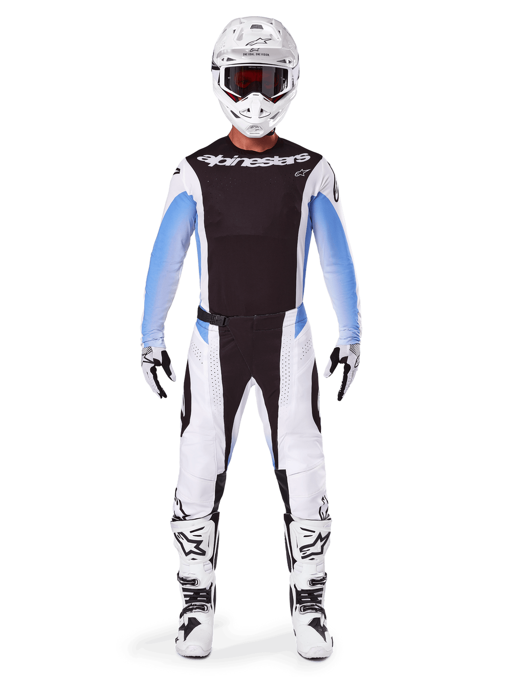 Motocross-rytter iført komplet Alpinestars 2025 Techstar Melt-udstyr, sort jersey med lyseblå graduerede ærmer, hvide bukser med sorte og blå detaljer, hvid hjelm med sorte goggles, hvide og sorte støvler og handsker, koordineret MX-udstyrssæt til terrænkørsel