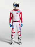 Alpinestars Racer Hunt Bukser, hvide og røde motocrossbukser med blå detaljer og en forbuet ergonomisk pasform.