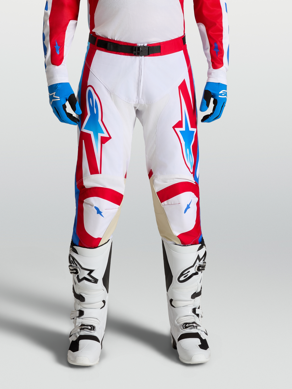 Alpinestars Racer Hunt Bukser, motocrossbukser til mænd, hvid og rød, med ergonomisk design og læderpaneler på knæene