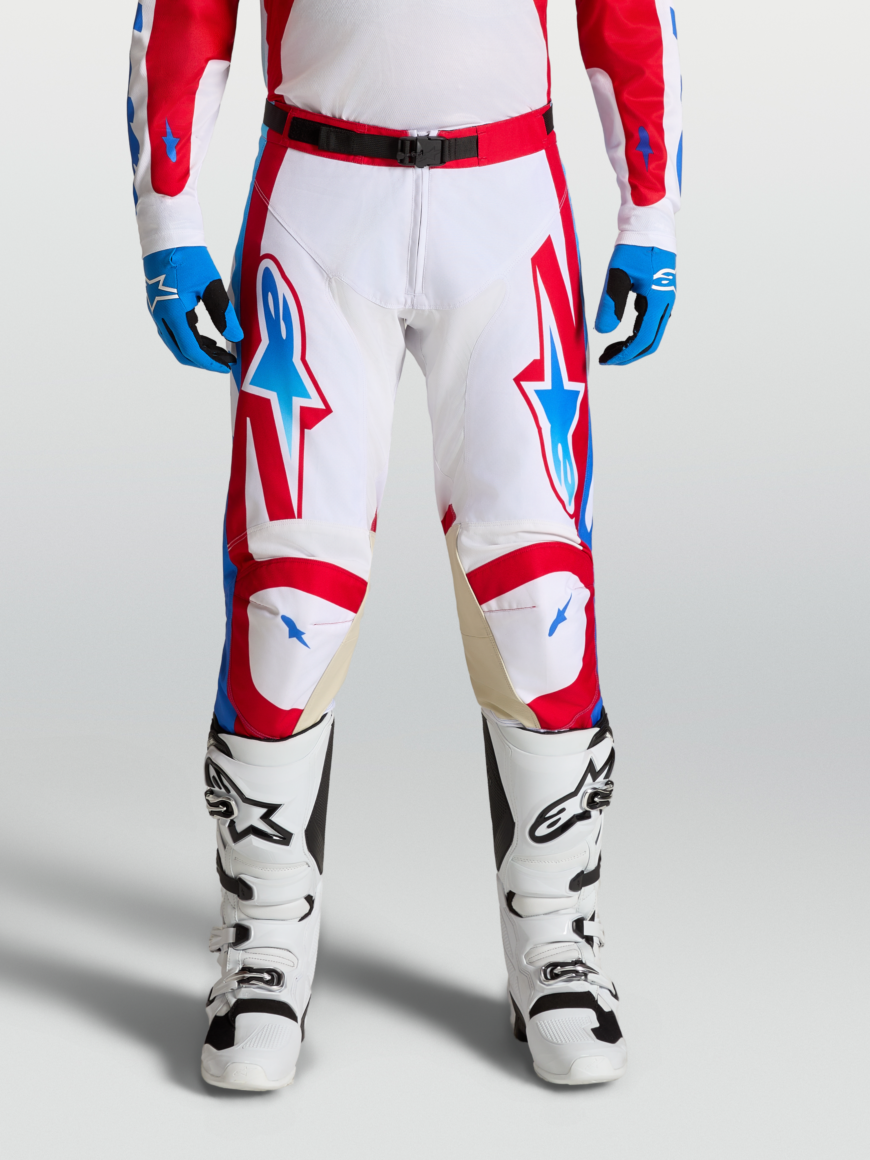 Alpinestars Racer Hunt Bukser, motocrossbukser til mænd, hvid og rød, med ergonomisk design og læderpaneler på knæene