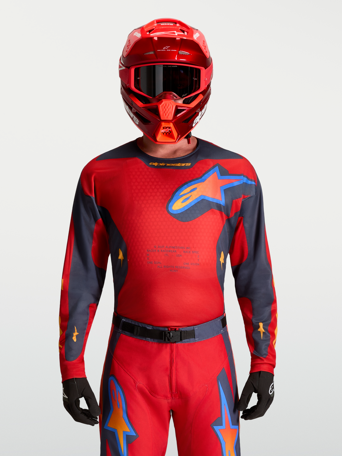 Alpinestars Racer Hunt Trøje, rød og grå herre-motocrosstrøje med fugttransporterende stof og ventilerende mesh.