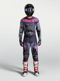 Alpinestars Racer Lone bukser og gear-sæt til herrer, grå camo og lilla motocross-outfit med trøje og støvler