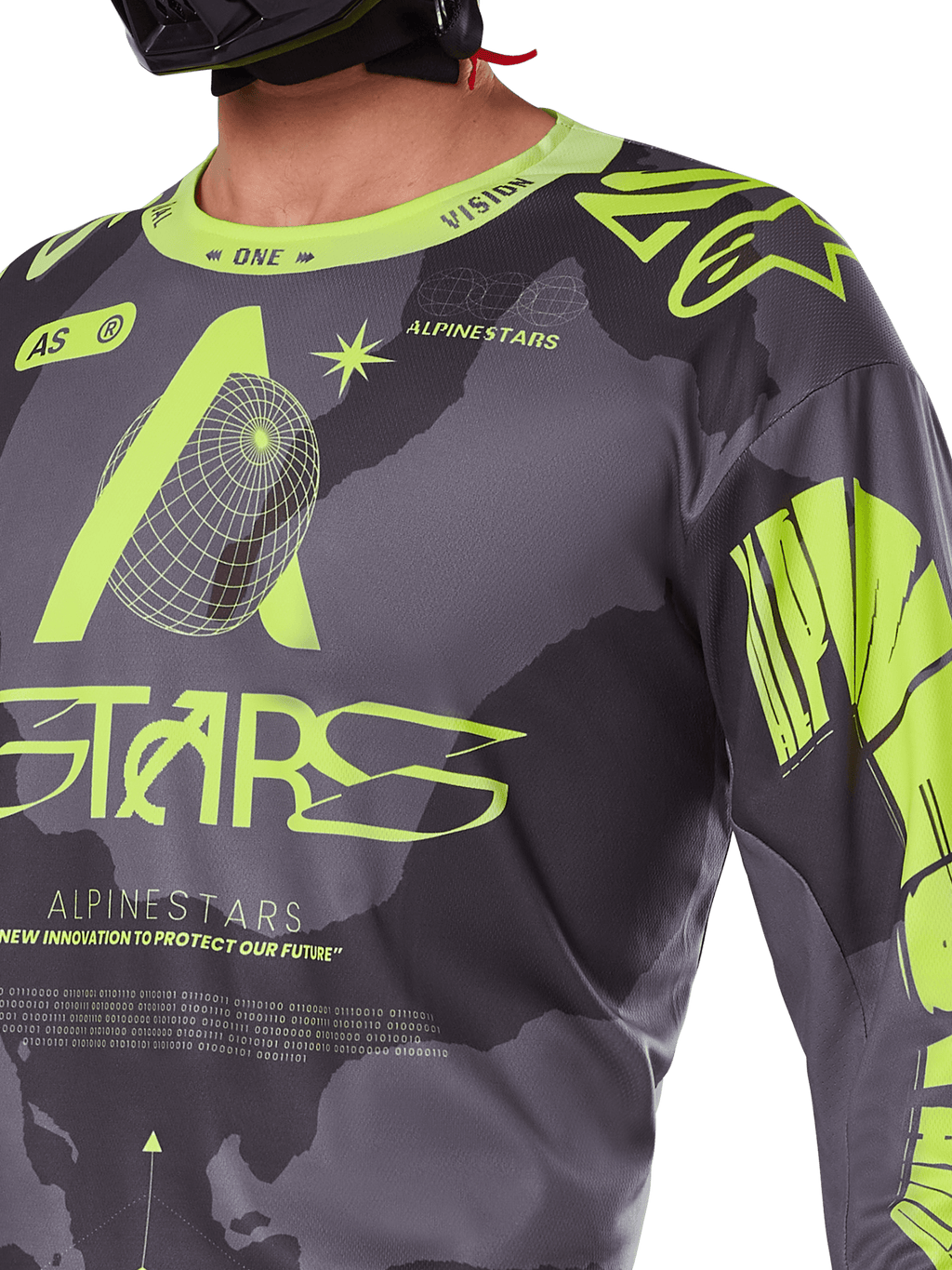 Alpinestars 2025 Racer Hollow jersey, motocross trøje, mørk camo og neongul, nærbillede der viser teknisk grafik, 'ASTARS' branding og wireframe-design på fugttransporterende poly-materiale.