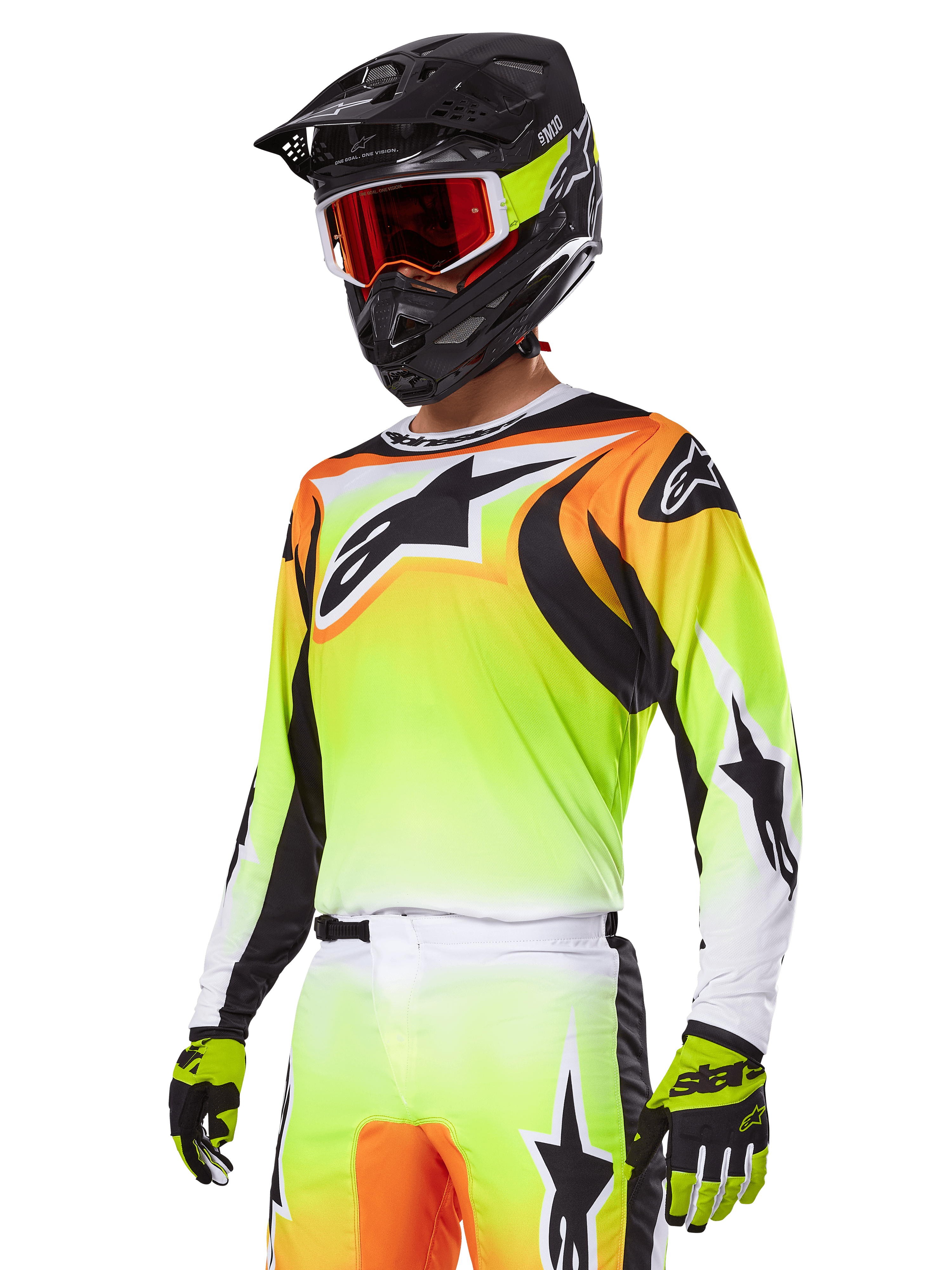 Alpinestars 2025 Fluid Wurx Gear Set, motocross-udstyr, gul og orange gradient jersey med sorte detaljer og store stjernelogoer, matchende motocrossbukser, sort full-face hjelm med røde goggles og gule handsker, koordineret højtydende outfit til off-road kørsel